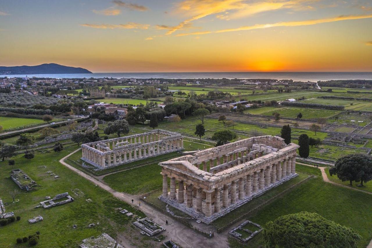Casa Vacanze Mare Di Paestum Apartment Bagian luar foto
