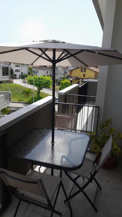 Casa Vacanze Mare Di Paestum Apartment Bagian luar foto
